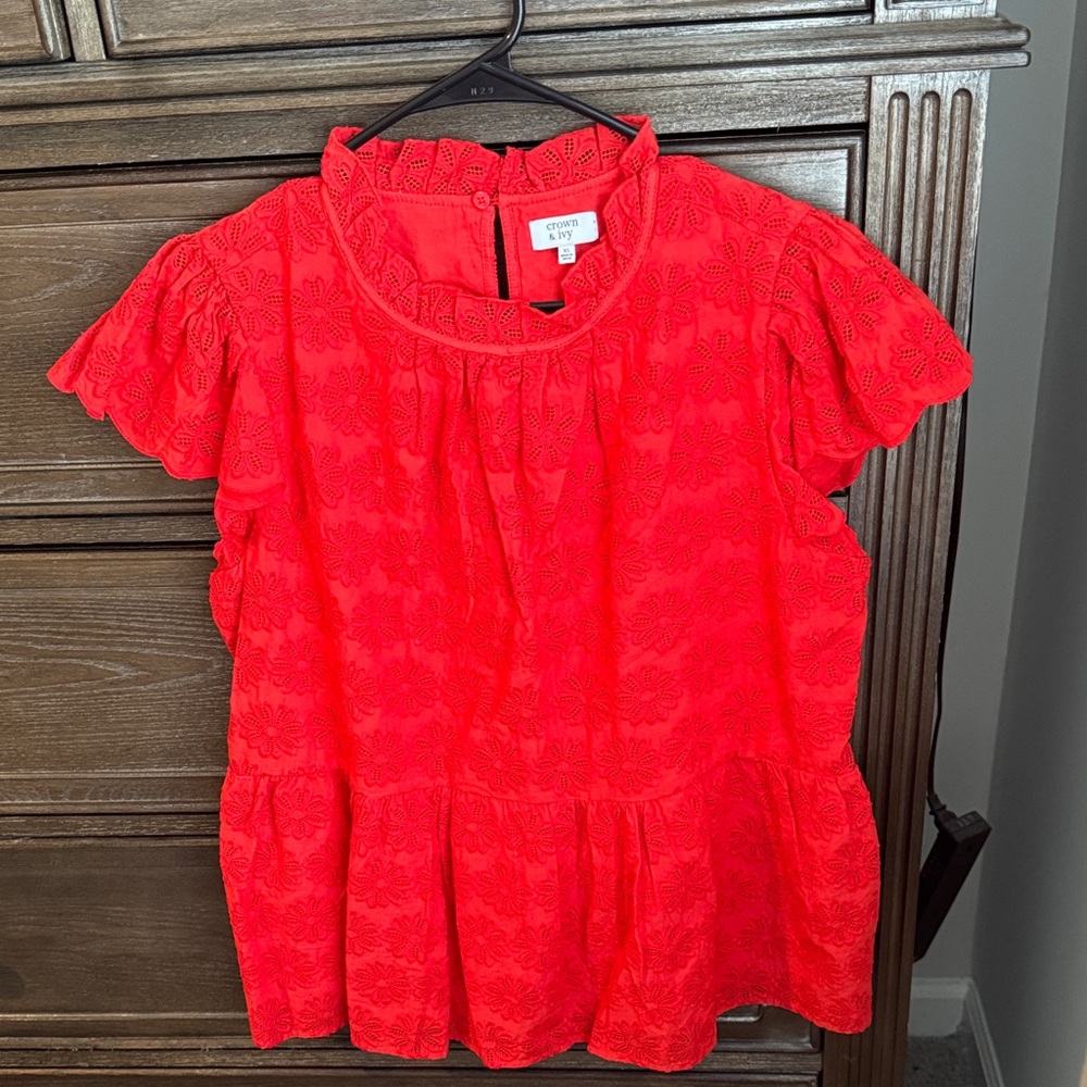 Crown & Ivy Red Lace Peplum Short-Sleeve Top